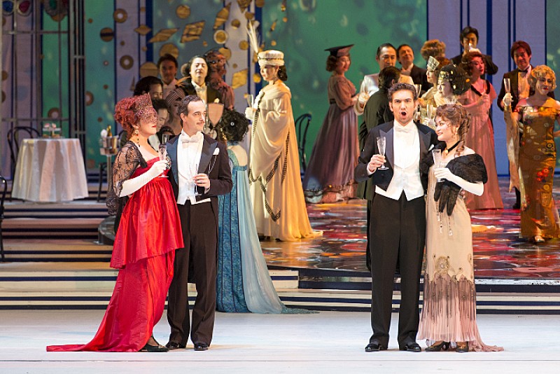 「新国立劇場「こうもり」2015年公演より　撮影：寺司正彦」5枚目/6