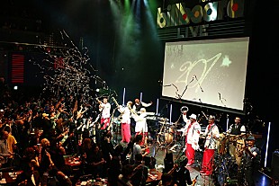 「ダンスとファンクの熱気が呼び寄せた2018年の幕開け　コン・ファンク・シャン、カウントダウン・ライブをレポート」