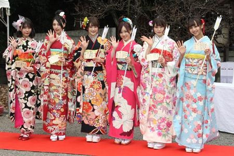 乃木坂４６、新成人６人が晴れ着で登場　樋口日奈「日本酒が飲める女性になりたい」