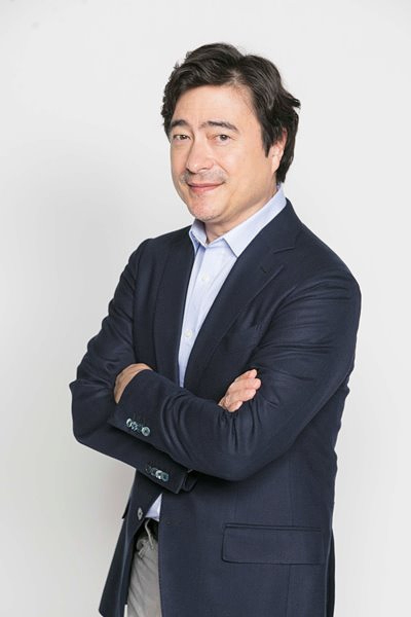 「【第６０回グラミー賞】WOWOW生中継案内役のジョン・カビラにインタビュー、賞レースの行方を大予想」1枚目/5