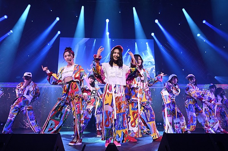 AKB48グループによるTDCホール9日連続公演がスタート、中野センター「野蛮な求愛」も初披露