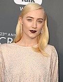 「女優のシアーシャ・ローナンが架空のデート相手として選んだ大物とは……？」1枚目/1