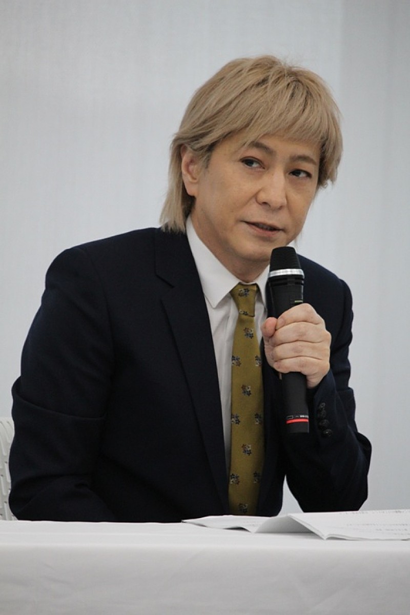 「小室哲哉、相手女性との男女の関係は否定 「精神的なものの支えになっていた」」1枚目/1