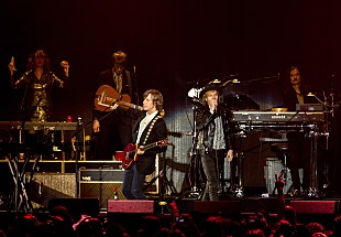 「ベック、ケイジ・ジ・エレファント、マムフォード・アンド・サンズらが集結した米ラジオ局イベントに1万7千人が大熱狂」