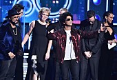 「【第６０回グラミー賞】「24K・マジック」ブルーノ・マーズが＜年間最優秀レコード＞賞を受賞」1枚目/1