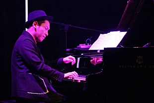 「村松崇継ソロ公演にMay J.＆辻村有記がゲストで登場！村松が手掛けた映画『8年越しの花嫁』や『メアリと魔女の花』楽曲をはじめ「人生初の弾き語り」まで飛び出した集大成のステージをレポート」