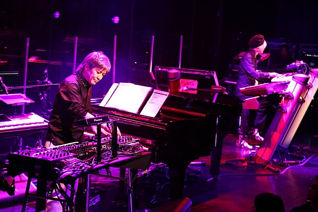 「PANDORA（小室哲哉×浅倉大介）音楽のあらゆる魅力と可能性を見せた夜……最後の曲は「永遠と名づけてデイドリーム」」1枚目/9