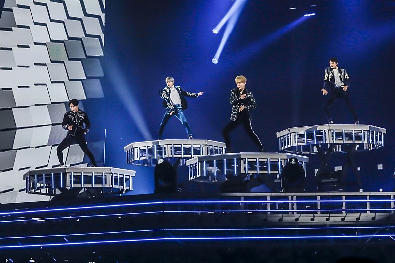 SHINee、日本活動の集大成となるドームツアーが開幕　メンバー5人でレコーディングした新曲も披露