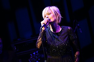 「ジュリア・フォーダムのフェミニズム溢れるグレイスフルなステージ。理性の隙間からこぼれ落ちる情感に心解きほどかれる厳冬の夜」