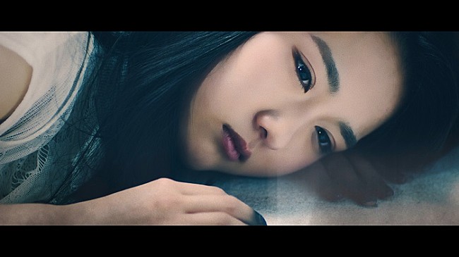 「西川貴教、本名名義初のシングル『Bright Burning Shout』のMVが完成　神谷天音がMV初出演」1枚目/5