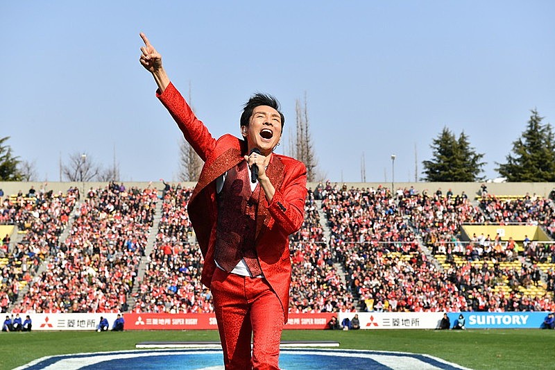 郷ひろみ スーパーラグビー開幕戦で国歌斉唱＆ハーフタイムに「ジャパ～ン！！」大合唱