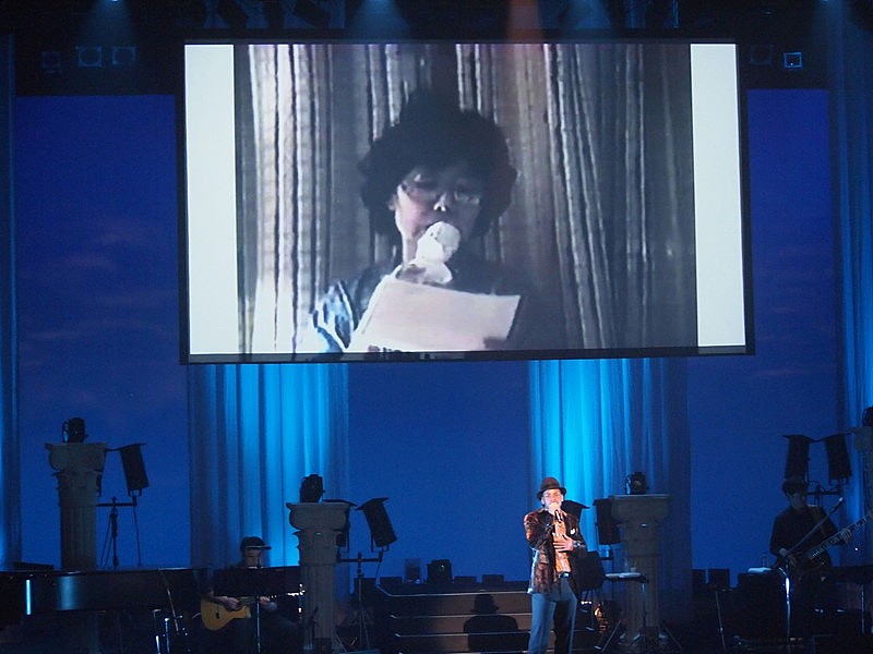 「ジェロ 天国の祖母に感謝、10年間支えてくれたファンに感謝 デビュー10周年コンサートも盛況」1枚目/2