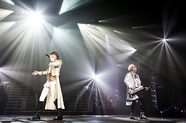 「access 25周年記念BOXの全容が明らかに！ ライブ映像は計267分」1枚目/2