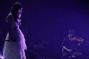 ライブレポート＞Aimerが示した表現者としての進化 冬をテーマに