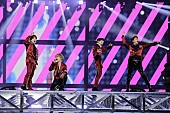 「＜ライブレポート＞SHINee、5本の赤いバラは“あなたに出会えてよかった”　涙と温かさに溢れた東京ドーム公演でのベストライブ」1枚目/10