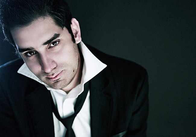 「ユージン・ボトス・ファイナリー、ブライアン・マックナイトをフィーチャーしたリード曲のMVを公開」1枚目/2