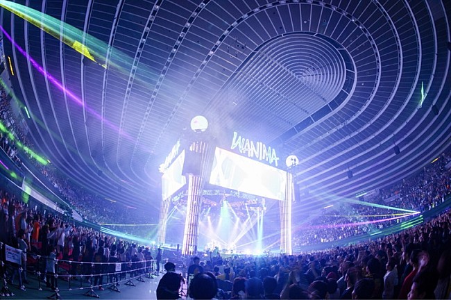 「WANIMA 全国ツアーがスタート！“これからも歌い続けていきたい”新曲「りんどう」披露」1枚目/3