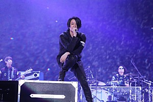 ミュージシャン GLAY GLAY / TWO BELL SILENCE (EXPO 99 in 幕張) - YouTube