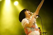 「吉澤嘉代子 バンド編成の圧巻パフォーマンス！ 春ツアーファイナル公演で2つのお知らせ」1枚目/7