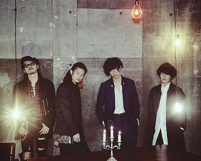 「 [ALEXANDROS]新ビジュアル公開、2018年は最高にロックなドロスイヤーに」1枚目/2