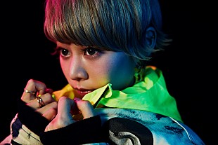 「大注目新人 ロザリーナ、全国ラジオ40局でパワープレイ決定！ 新曲MV完全版も限定公開」