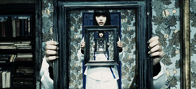 「BiSH、6月20日に自身初となる両A面シングルの発売が決定 収録曲「HiDE the BLUE」のMVも公開」1枚目/2