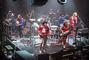 「アーケイド・ファイア、ダブリン公演でクランベリーズ「Linger」のカバーを披露」