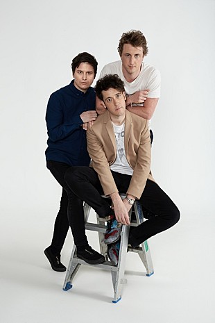 「ザ・ウォンバッツ、UKアルバム・チャート3位を獲得した新作より、最新MV「ターン」を公開」