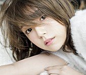 「篠崎愛 新曲「Baby, I&amp;#039;ll Wish…」先行配信スタート！ レーベル公式インスタでブックレット撮影オフショット限定公開」1枚目/3