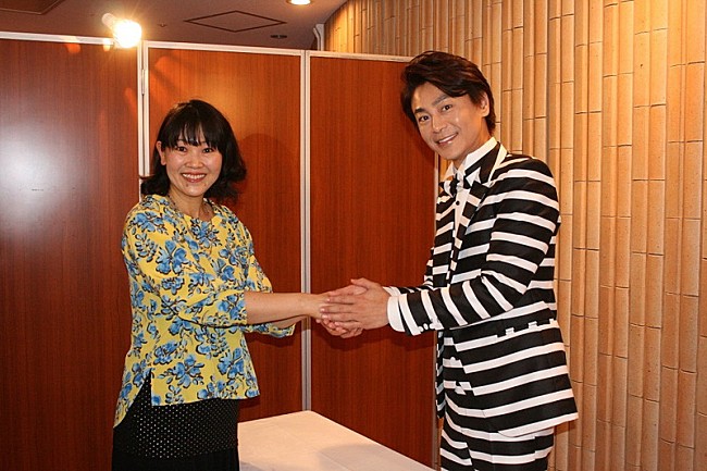 「氷川きよし プレミアム握手会に300名！ 4時間かけてファンと濃密なふれあい」1枚目/2