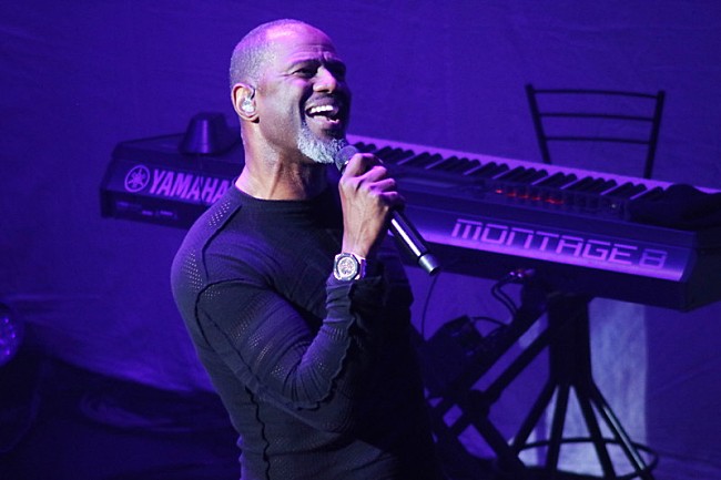 「＜ライブレポート＞ヴィンテージなR&amp;Bに酔いしれる。ブライアン・マックナイトとの夜」1枚目/10