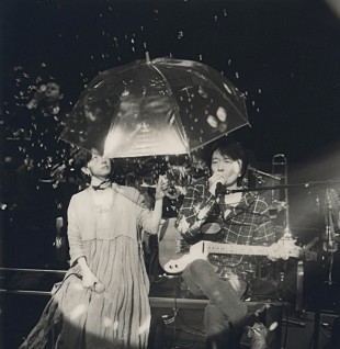 「小沢健二、東阪ツアー開幕「36人編成ファンク交響楽」メンバーには満島ひかりも」