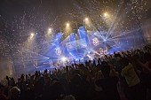 「BiSH「PAiNT it BLACK」ライブ映像公開！ 新SGにツアーファイナルの模様を完全収録」1枚目/3