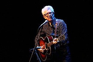 「＜ライブレポート＞ニック・ロウ、待望の再来日！　UKロックの“ドン”が奏でる味わい深いロックンロールとバラッドに酔い痴れる春の宵」