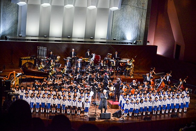 「玉置浩二、オーケストラとともに熱唱「愛を熊本のために」」1枚目/2