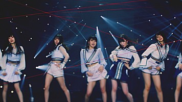 AKB48、小栗有以の初センター曲「Teacher Teacher」MV公開 ダンス