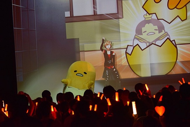 「(c)2013, 2018 SANRIO CO., LTD. 」6枚目/13