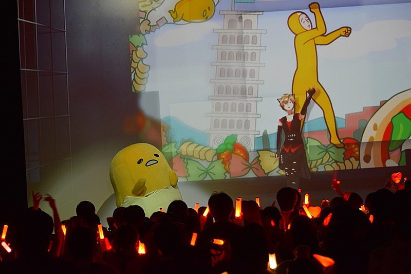 「(c)2013, 2018 SANRIO CO., LTD. 」4枚目/13