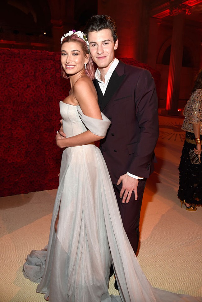 「ショーン・メンデス、【メットガラ】にヘイリー・ボールドウィンとともに登場」1枚目/1