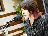 「LiSA、『SCHOOL OF LOCK!』リスナーとの電話で涙 16歳男子高校生を勇気づけたLiSAの楽曲エピソードとは」1枚目/6