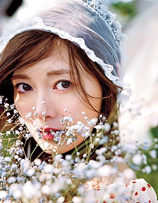 「白石麻衣(乃木坂46)、創刊号より約6年間出演の『LARME』卒業号が本日5/17発売」