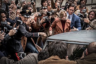 「リドリー・スコットの偉業！　映画『ゲティ家の身代金』再撮影までの軌跡を辿る映像が公開」