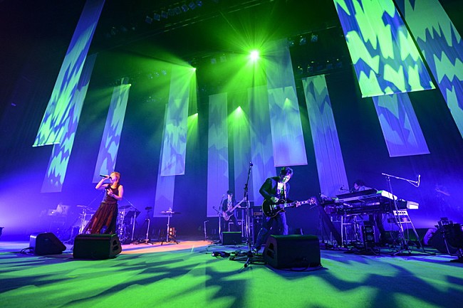 「Do As Infinity 約2年ぶりツアー開幕！ 東京公演では澤野弘之と共に観客を魅了」1枚目/4