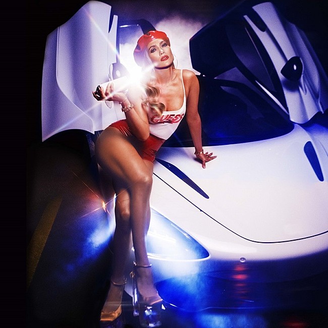 「ジェニファー・ロペスが新曲「ディネロ」MV公開、DJキャレド＆カーディ・Bも登場」1枚目/3