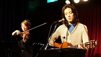 希少　レア　半田健人　切り抜き　47ページ　コラム等 半田健人、「実年齢マイナス45年」の世界を追求 '70年代フォークを現代