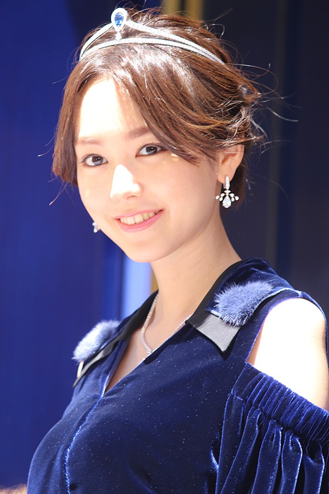 「桐谷美玲、高級ジュエリ－に笑顔　三浦翔平との“結婚質問”には答えず」1枚目/1