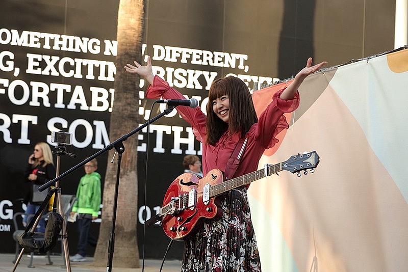 「元GEM武田舞彩、ロサンゼルスで帰国前最後のストリートライブ」1枚目/6