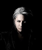 「HYDE、12年ぶりのソロシングル発売！ MVは映画『シャイニング』オマージュ」1枚目/2