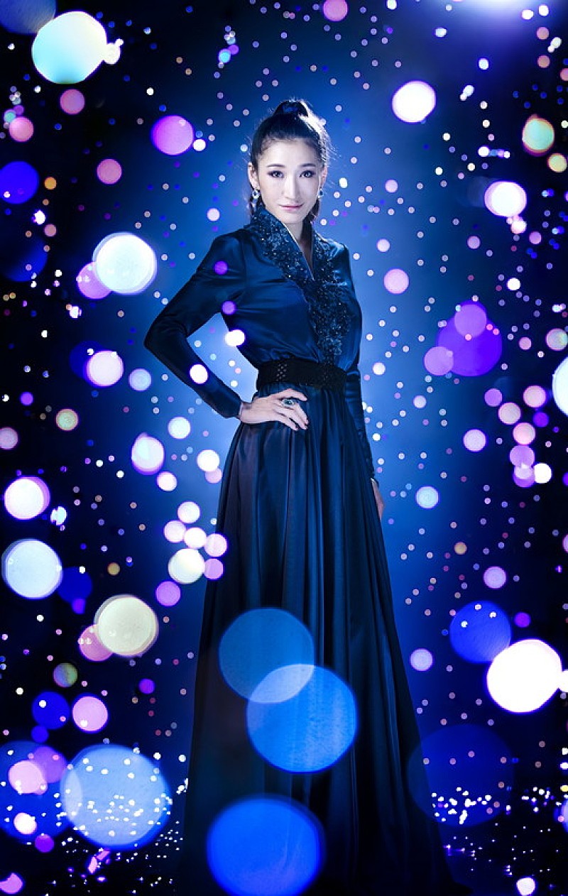 「ELISAがベストアルバム発表、デビューから10年の集大成に」1枚目/2