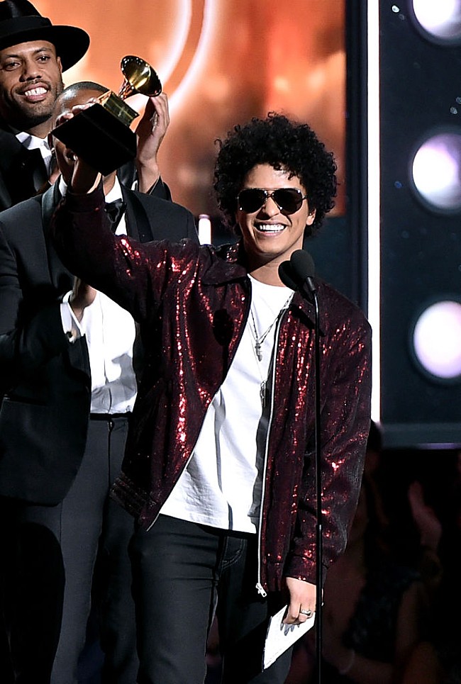 「ブルーノ・マーズ/カミラ・カベロ/カーディ・Bらが父の日のメッセージを投稿」1枚目/1